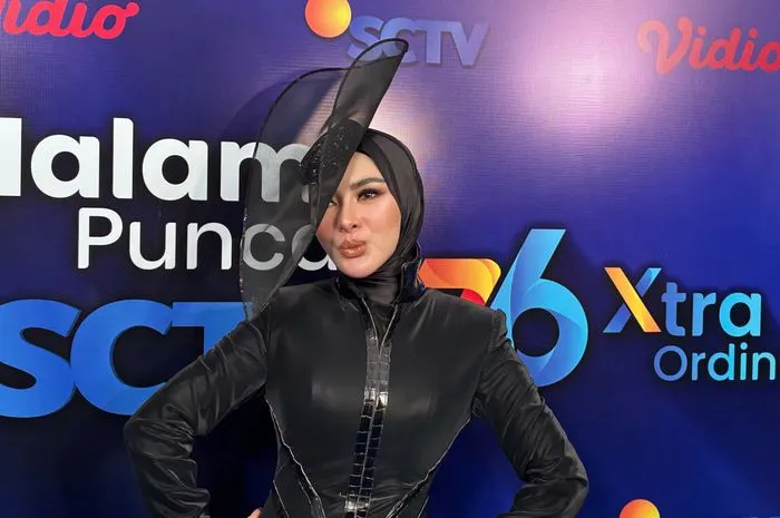 Syahrini Ungkap Cara Membangun Ciri Khas Gaya yang Dianggap Antimainstream hingga Viral