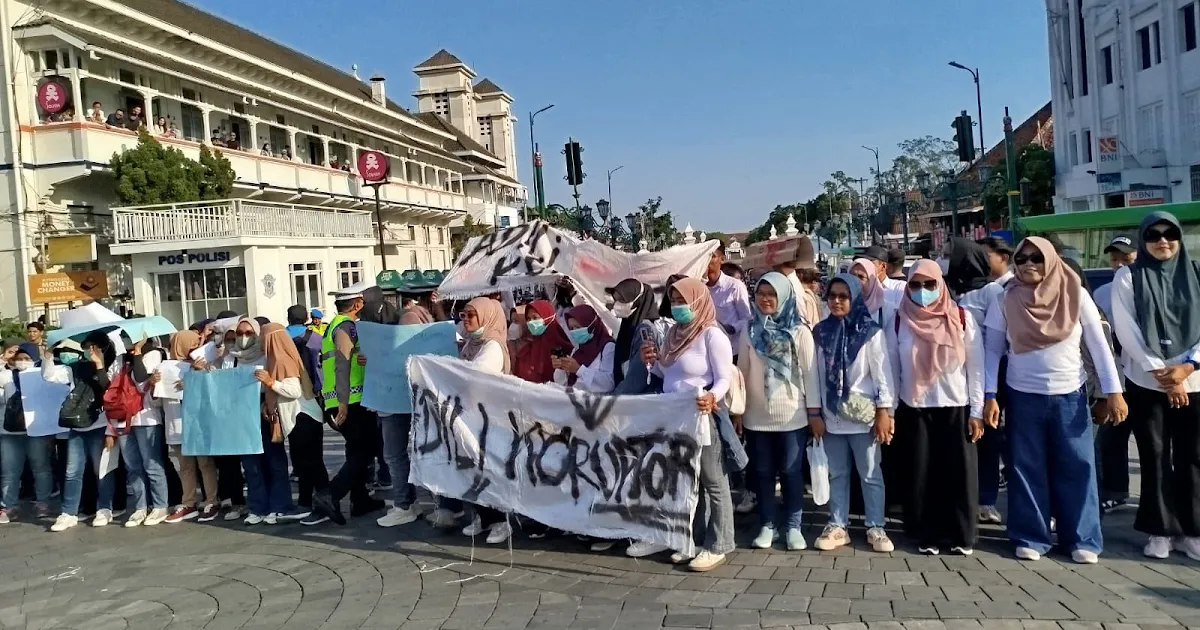 Sekitar 1.000 Warga DIY Aksi Damai di Titik Nol Kilometer, Dukung Program Kerakyatan dan Tuntut Transparansi