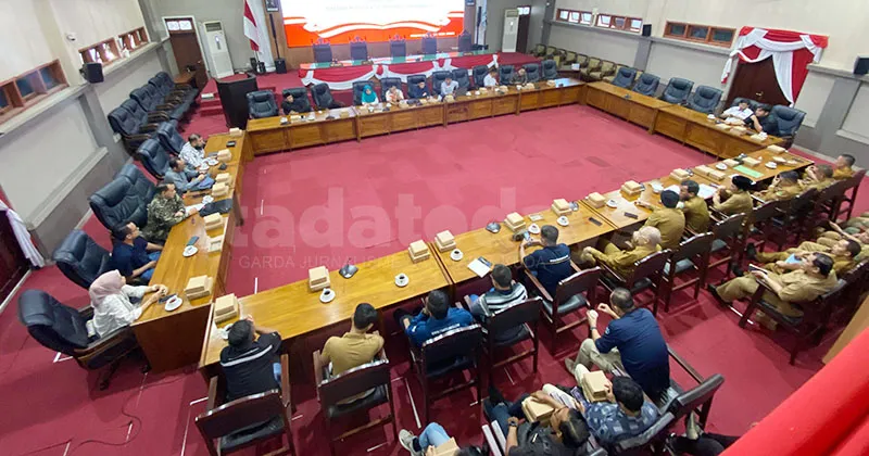 DPRD Kota Pasuruan Dorong Perwali Penataan Kabel Internet demi Kerapian Kota dan Potensi PAD