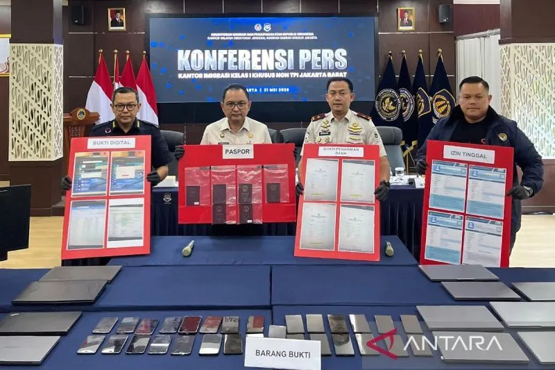 Imigrasi Jakarta Barat Tangkap Empat WN China Diduga Terlibat Penipuan Online Modus Aplikasi Pembayaran
