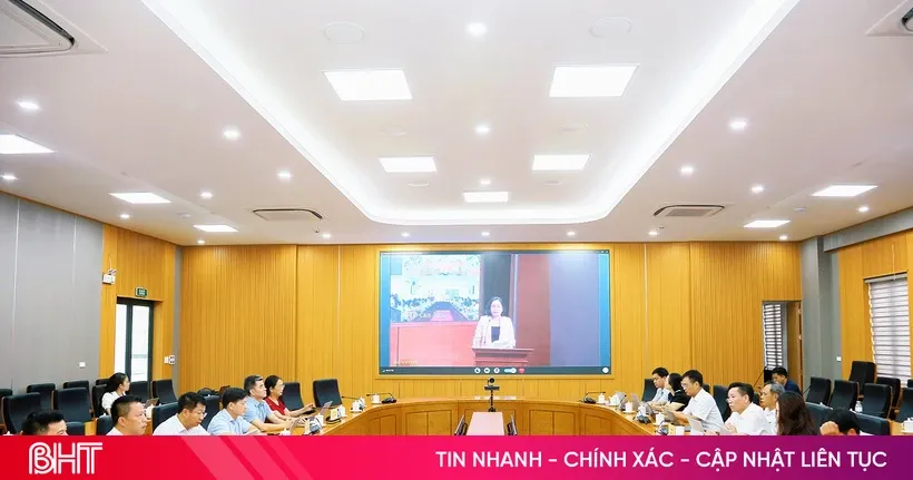 Wakil Menteri Trinh Thi Thuy Pimpin Pelatihan Daring Pelaksanaan Program Target Nasional Pengembangan Kebudayaan 2025–2035