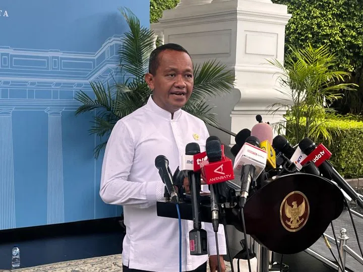 Bahlil Ajak Masyarakat Hemat BBM, Pemerintah Batasi Pembelian 50 Liter per Kendaraan per Hari