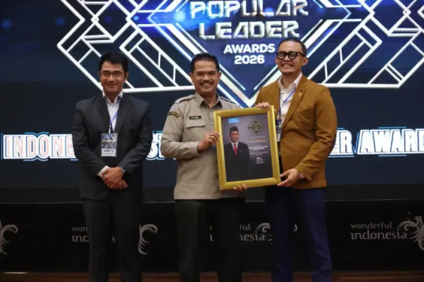 Mentan Andi Amran Sulaiman Terima Most Popular Leader Awards 2026 dari The Iconomics