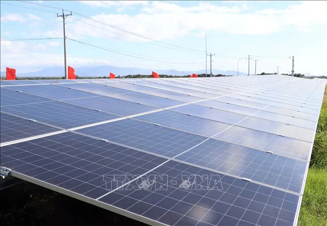 Sorotan Ekonomi Dunia 28 April 2026: Transisi Energi, Kebijakan Moneter, dan Tekanan Regulasi Teknologi