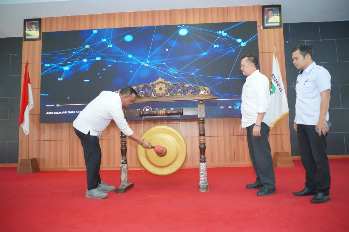 Pemkab Luwu Luncurkan Program “Luwu Belajar” dan Aplikasi Presensi Sipulungki untuk Penguatan Kompetensi ASN