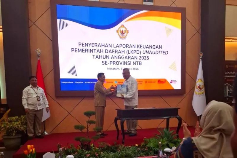 Bupati Lombok Tengah Tegaskan Komitmen Transparansi dan Akuntabilitas Keuangan Daerah