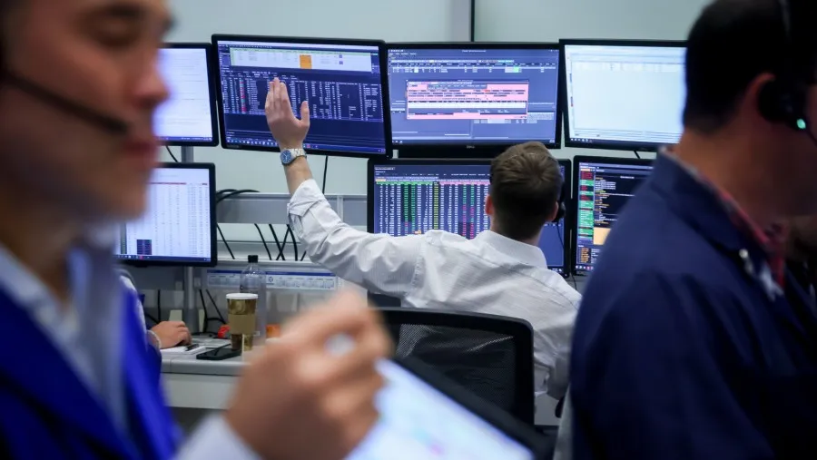 Wall Street Menguat Usai Kesepakatan Gencatan Senjata AS-Iran, Harga Minyak Turun
