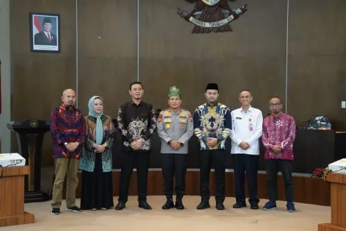 KI Riau Awards: 15 Badan Publik Raih Predikat Informatif, Polda Riau Disebut Percontohan Transparansi