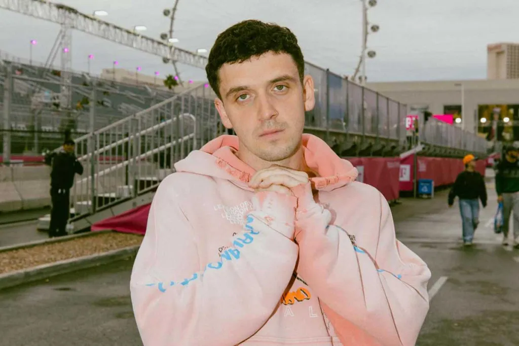Lauv Umumkan Hiatus Sementara demi Pemulihan Kesehatan Mental