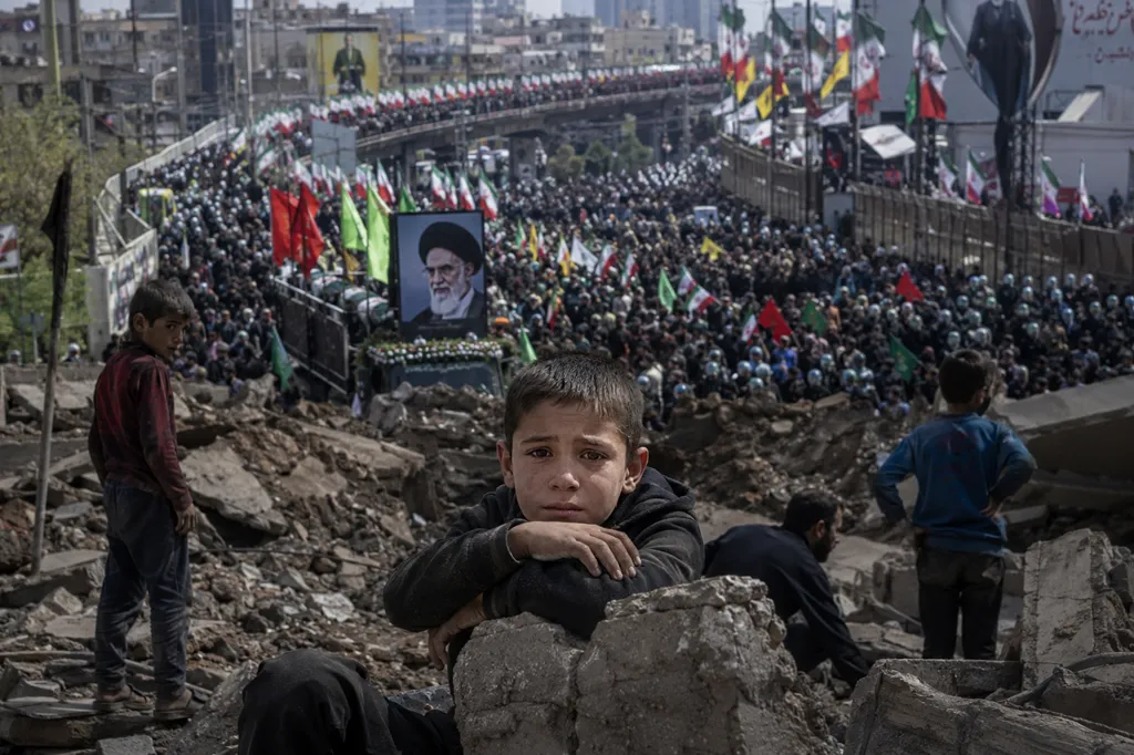 Pemakaman Kenegaraan Khamenei dan Perang 2026: Iran Menguat di Dalam Negeri, Gaza Kian Terhimpit