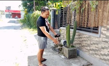 Honda Scoopy Hilang Saat Diparkir di Depan Studio Musik di Sooko Mojokerto, Terekam CCTV