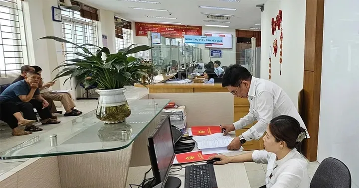 Setahun Model Pemerintahan Tiga Tingkat: Perubahan Tata Kelola dan Tantangan di Tingkat Komune