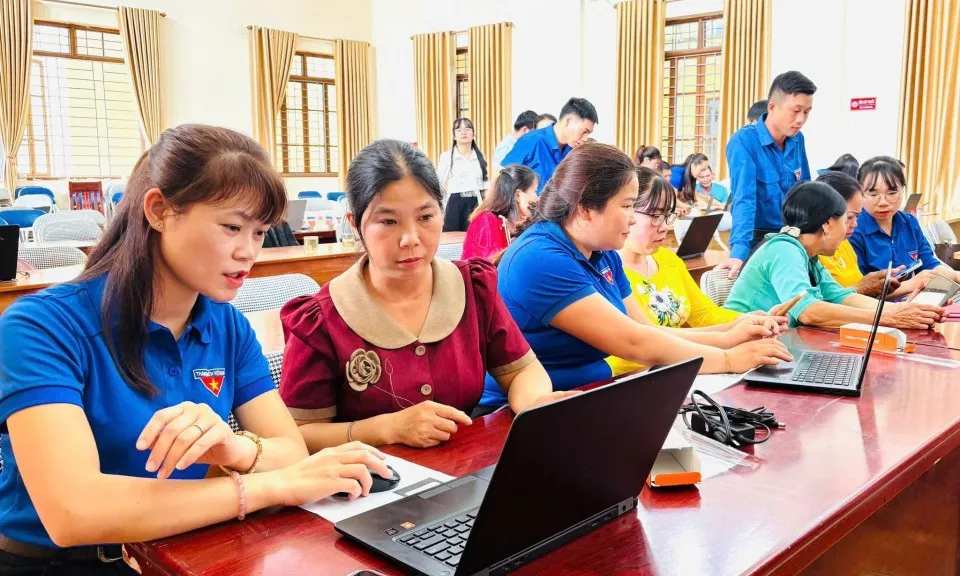 Fanpage Tingkat Desa Jadi Kanal Utama Informasi dan Pembentuk Opini Publik di Era Digital