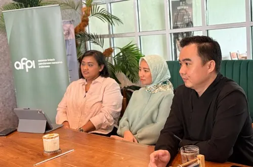 Pinjaman Daring Tumbuh 25,75% hingga Rp100,69 Triliun, OJK dan AFPI Dorong Literasi untuk Cegah Pinjol Ilegal