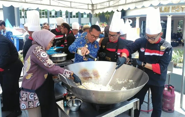 Batu Street Food Festival ke-9 Dibuka, Wali Kota Dorong Pendaftaran HaKI untuk Perkuat Merek