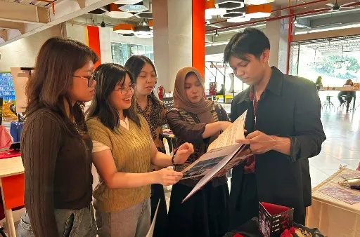 Mahasiswa VCD Universitas Ciputra Pamerkan Karya Visual Berbasis Musik dan Synesthesia