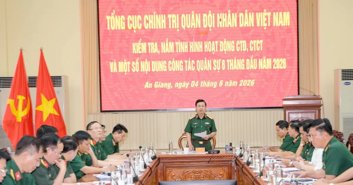 Pejabat militer Vietnam inspeksi Penjaga Pantai Wilayah 4 dan Penjaga Perbatasan Nghe An