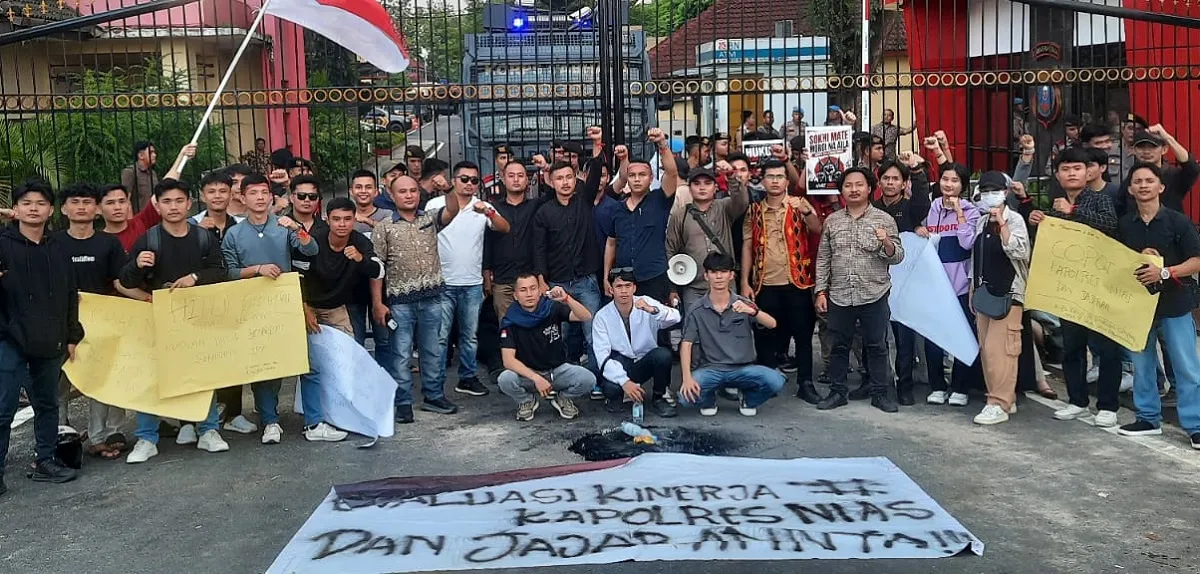 Ratusan Pemuda Nias Berunjuk Rasa di Polda Sumut, Desak Evaluasi Kinerja Polres dan Transparansi Penanganan Kasus