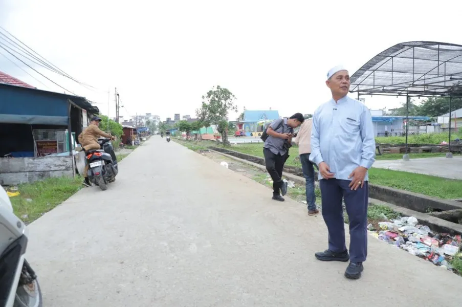 Bupati Indragiri Hilir Tinjau Infrastruktur dari Dana CSR di Guntung, Tekankan Transparansi