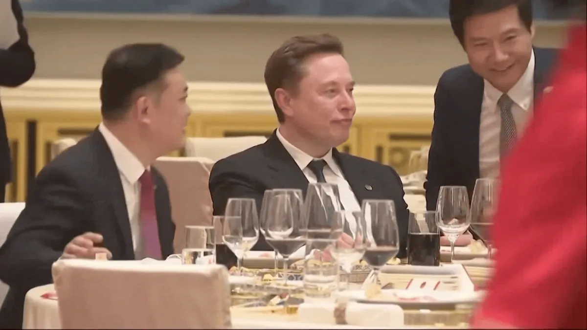 Selfie Lei Jun dan Elon Musk Viral di Tengah Jamuan Delegasi Bisnis AS-Tiongkok di Beijing