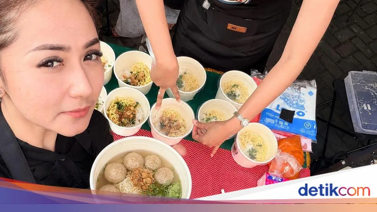 Bhella Cristy Menjajal Bisnis Kuliner dengan Membuka Usaha Bakso Olahan Sendiri