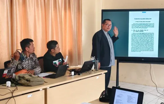 UIN Bukittinggi Dorong Konsep Islamic English untuk Cegah Distorsi Makna Istilah Islam dalam Terjemahan