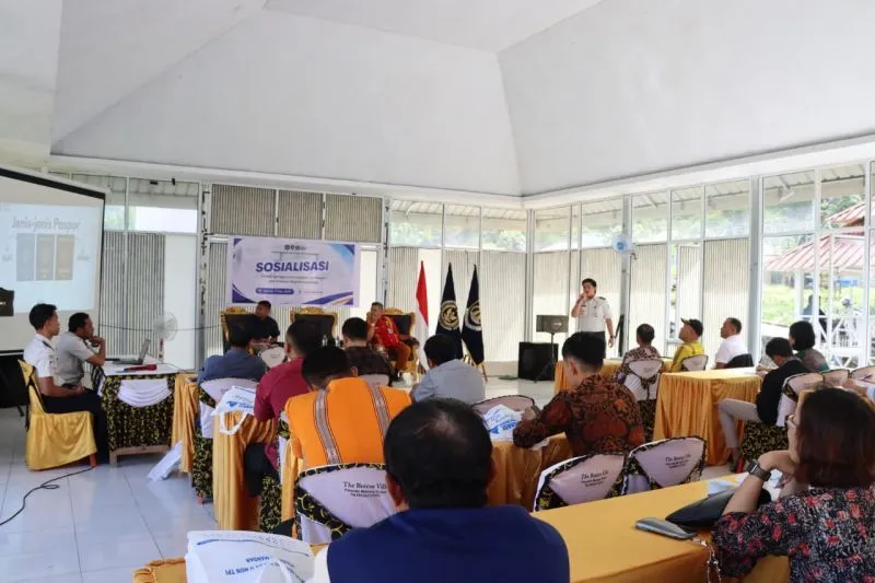 Imigrasi Polewali Mandar Sosialisasikan Aplikasi M-Paspor dan Perlindungan PMI di Mamasa
