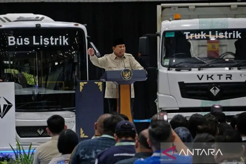 Sorotan Ekonomi: Pembenahan SPPG, Batas Kenaikan Tiket Pesawat, hingga Target Produksi Sedan Listrik 2028