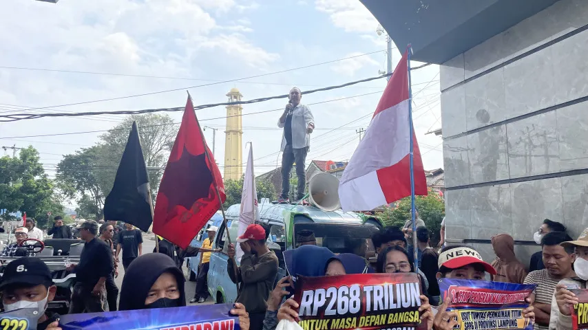 Aksi di DPRD Lampung, Massa Desak Audit Program MBG dan Transparansi Pengelolaan Anggaran