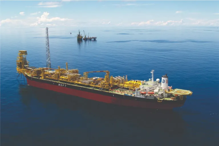 Rencana Trump Buka Selat Hormuz Dorong Harga Minyak Dunia Melemah