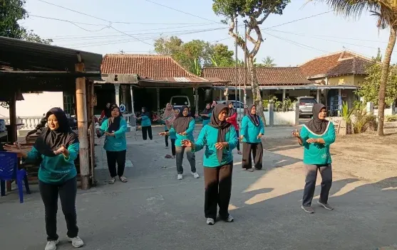 Warga Dasawisma Kadisoro Bantul Gelar Jalan Pagi dan Senam Sehat