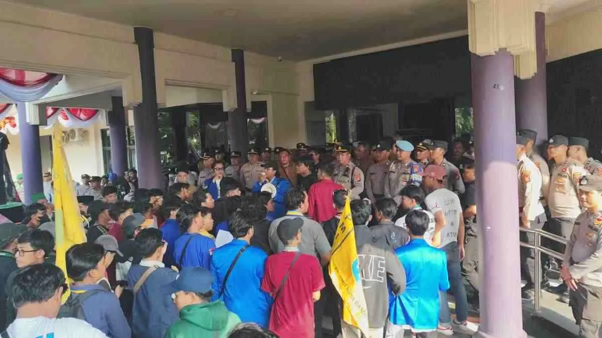 Ratusan Mahasiswa di Ciamis Demo DPRD, Soroti Transparansi Proyek Strategis Nasional