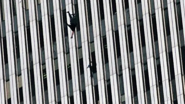 Ketika Menara Menjadi Luka: Mengapa Tragedi 11 September Kembali Tren dan Apa yang Mengajarkan Kita