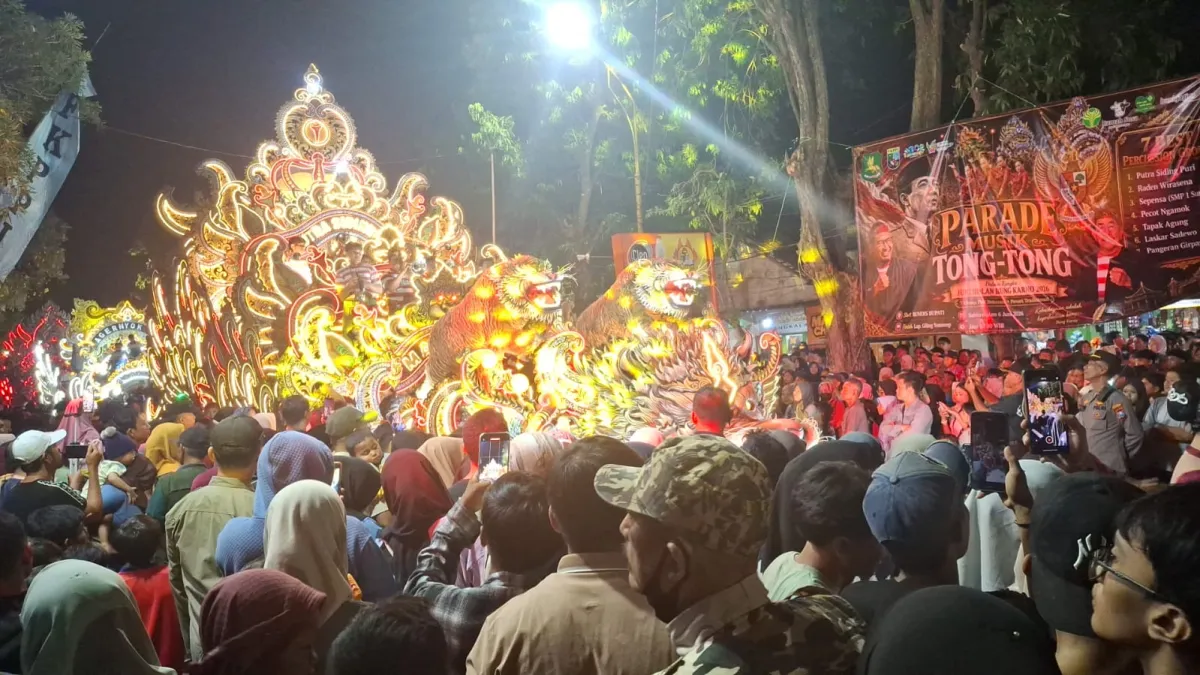 Parade Musik Tong Tong Ramaikan Peringatan Bulan Bung Karno di Sumenep