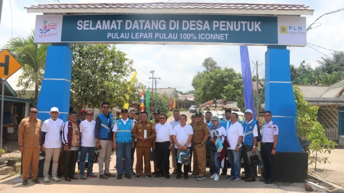PLN Icon Plus Perluas Akses Internet ICONNET ke Pulau Lepar