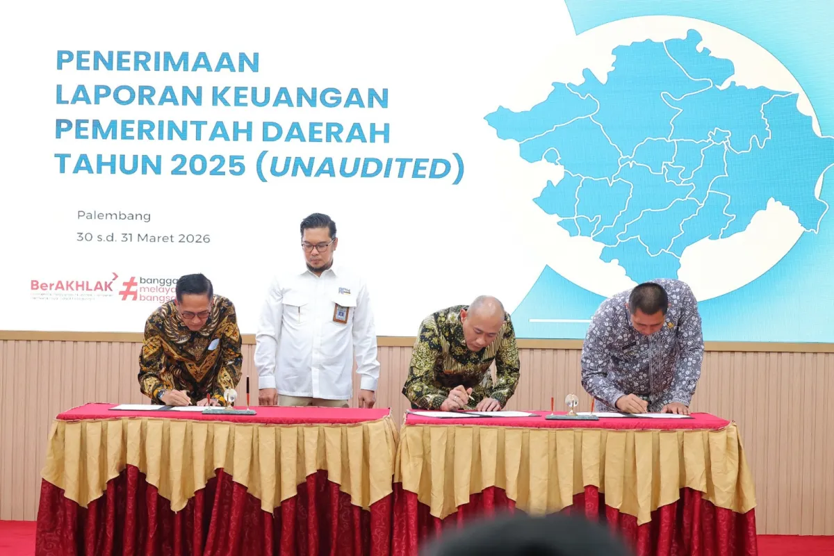 Ratu Dewa Serahkan LKPD 2025 ke BPK Sumsel, Tegaskan Target Opini WTP untuk Palembang