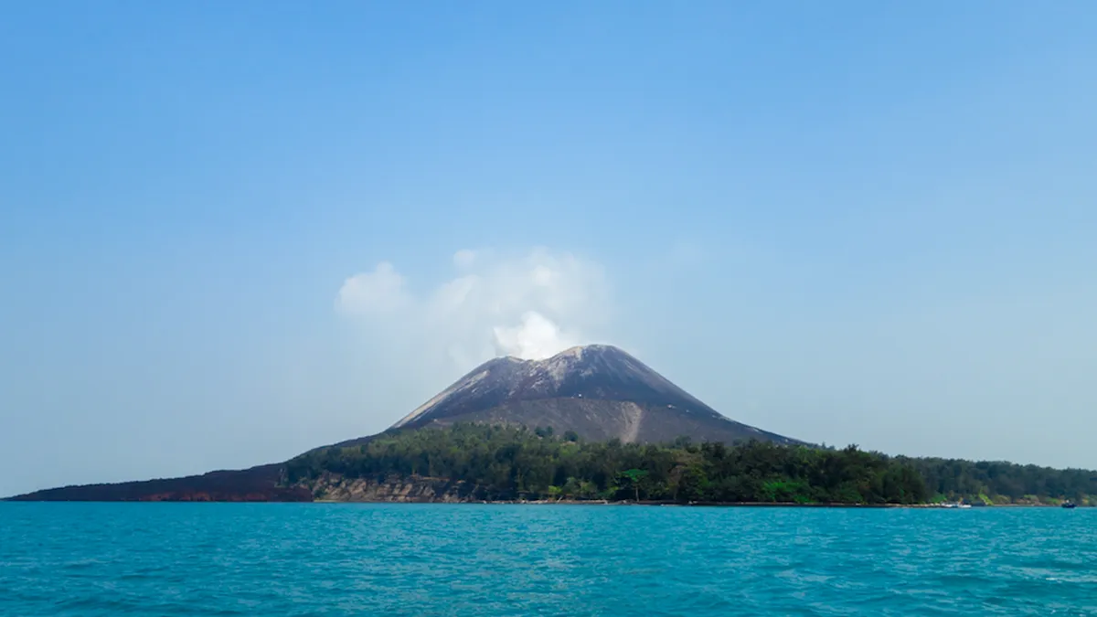 Cek Fakta: Video yang Diklaim Rekam Letusan Anak Krakatau 3 Juli 2026 Dipastikan Hoaks