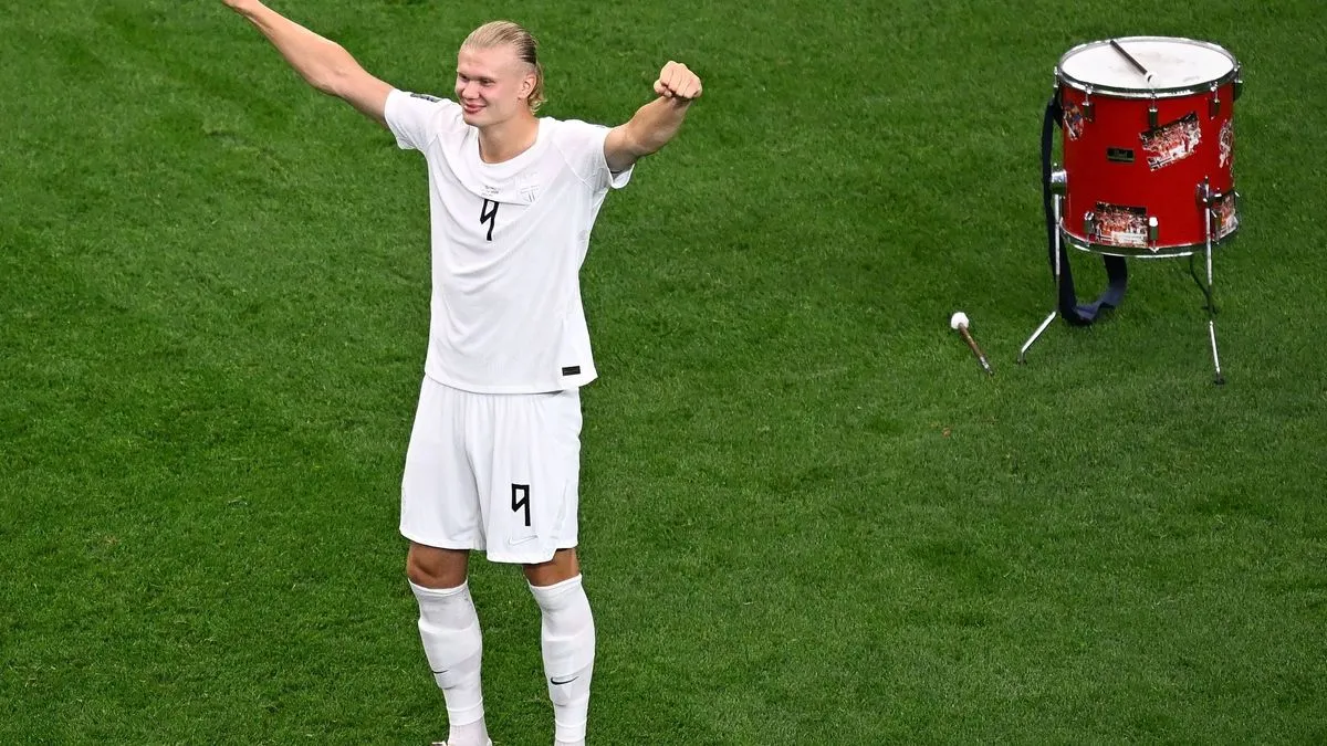 Cek Fakta: Video Erling Haaland Kaget Melihat Bayangan di Cermin Ternyata Rekayasa