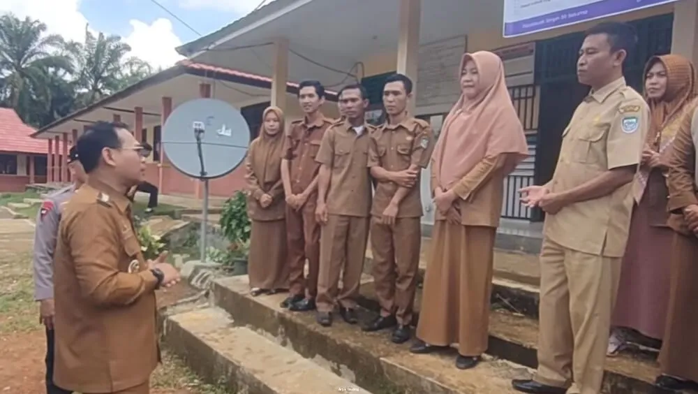 Bupati Seluma Janji Tambah Bandwidth untuk Atasi Keluhan Internet Lemot di Sekolah Pedalaman