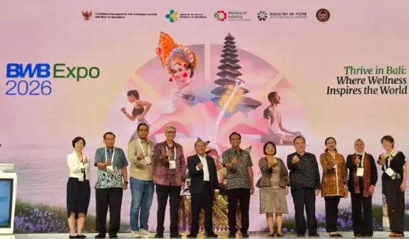 Deputi Bidang Usaha Menengah Kementerian UMKM Tutup BWB Expo 2026 di Meru Sanur, Bali