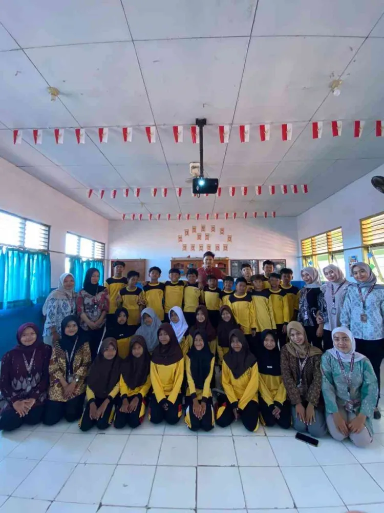 Mahasiswa KKN Universitas Alma Ata Edukasi Gizi Seimbang untuk Siswa SD Margadana 8 Tegal