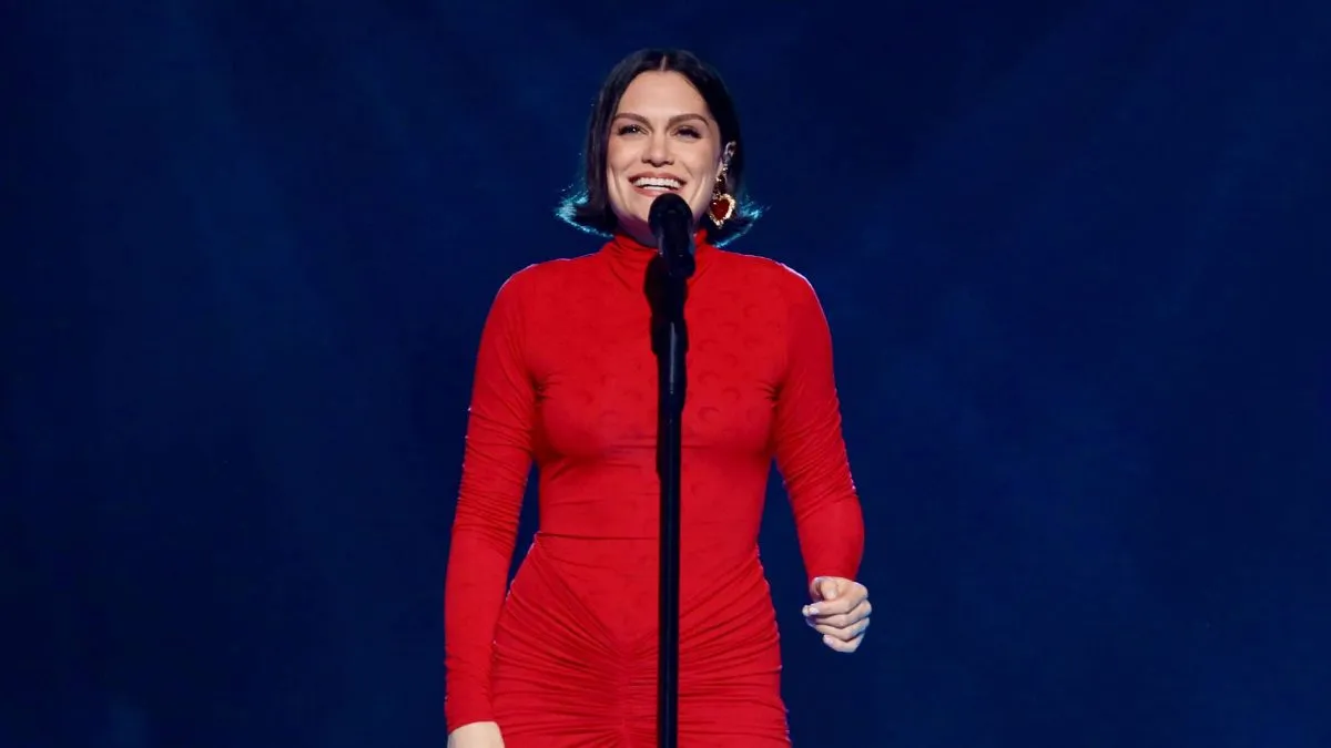 Jessie J Rilis Video Musik ‘California’, Kembali Tampil di Ajang ‘Singer’ Usai Dinyatakan Bebas Kanker