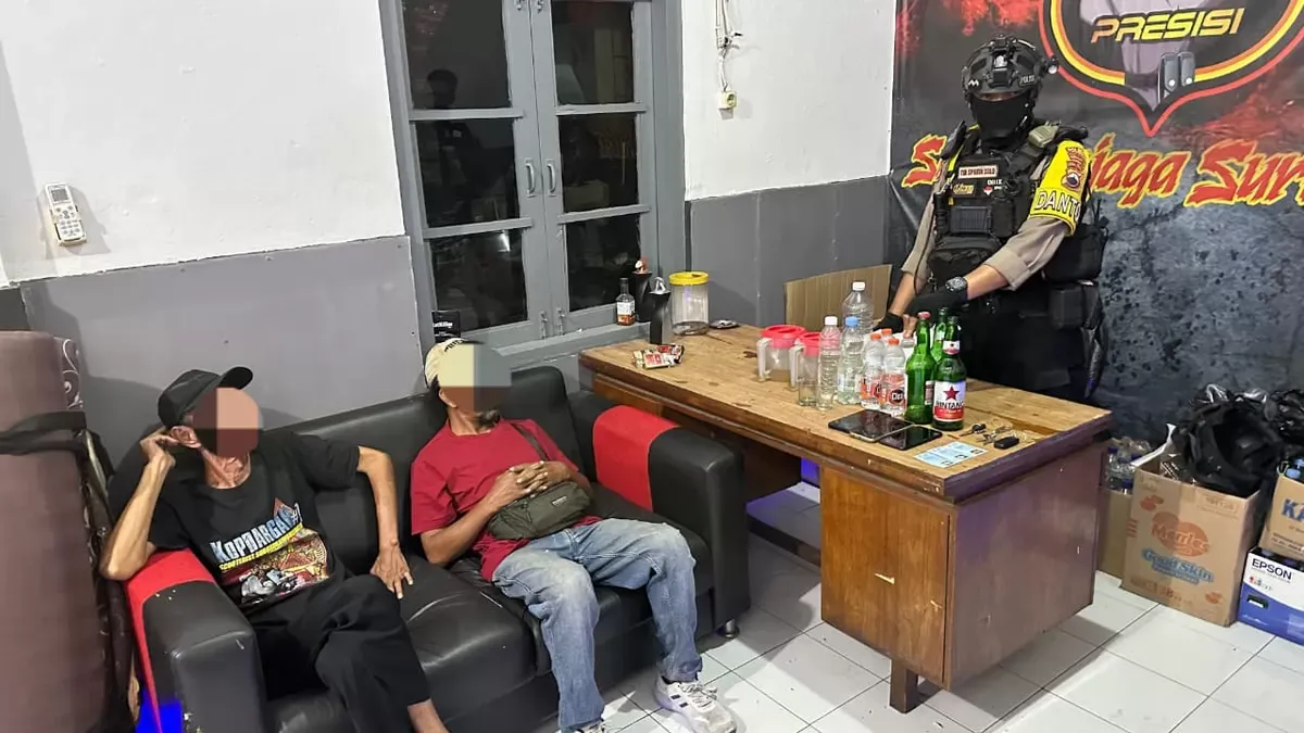 Tim Sparta Amankan Lima Orang yang Pesta Miras dan Putar Musik Kencang di Pasar Nongko Solo