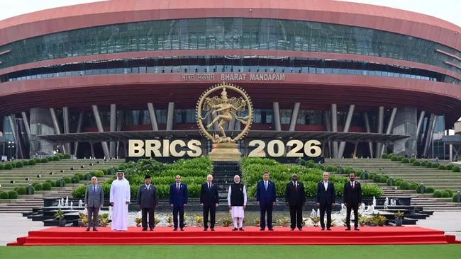 Mendayung di Lautan Geopolitik: Intensitas Diplomasi Prabowo dan Taruhan Besar Politik Luar Negeri Indonesia
