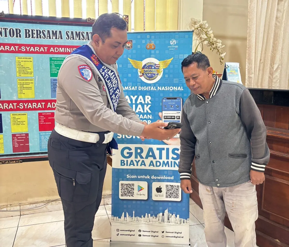 Polres Karangasem Gencarkan Sosialisasi Aplikasi SIGNAL untuk Layanan Samsat Digital