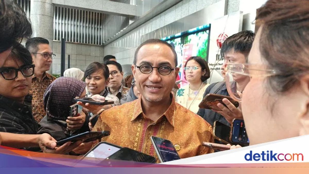 OJK Catat Aksi Jual Bersih Investor Asing Rp 23,34 Triliun dalam Sebulan Terakhir, IHSG Turun hingga 14%