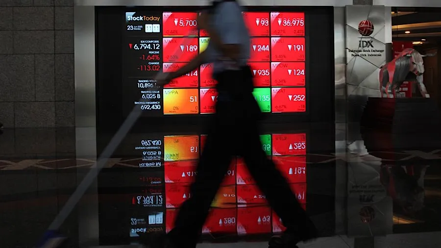 IHSG Ditutup Turun 2,19% ke 7.026,78, Terlemah di Bursa Asia