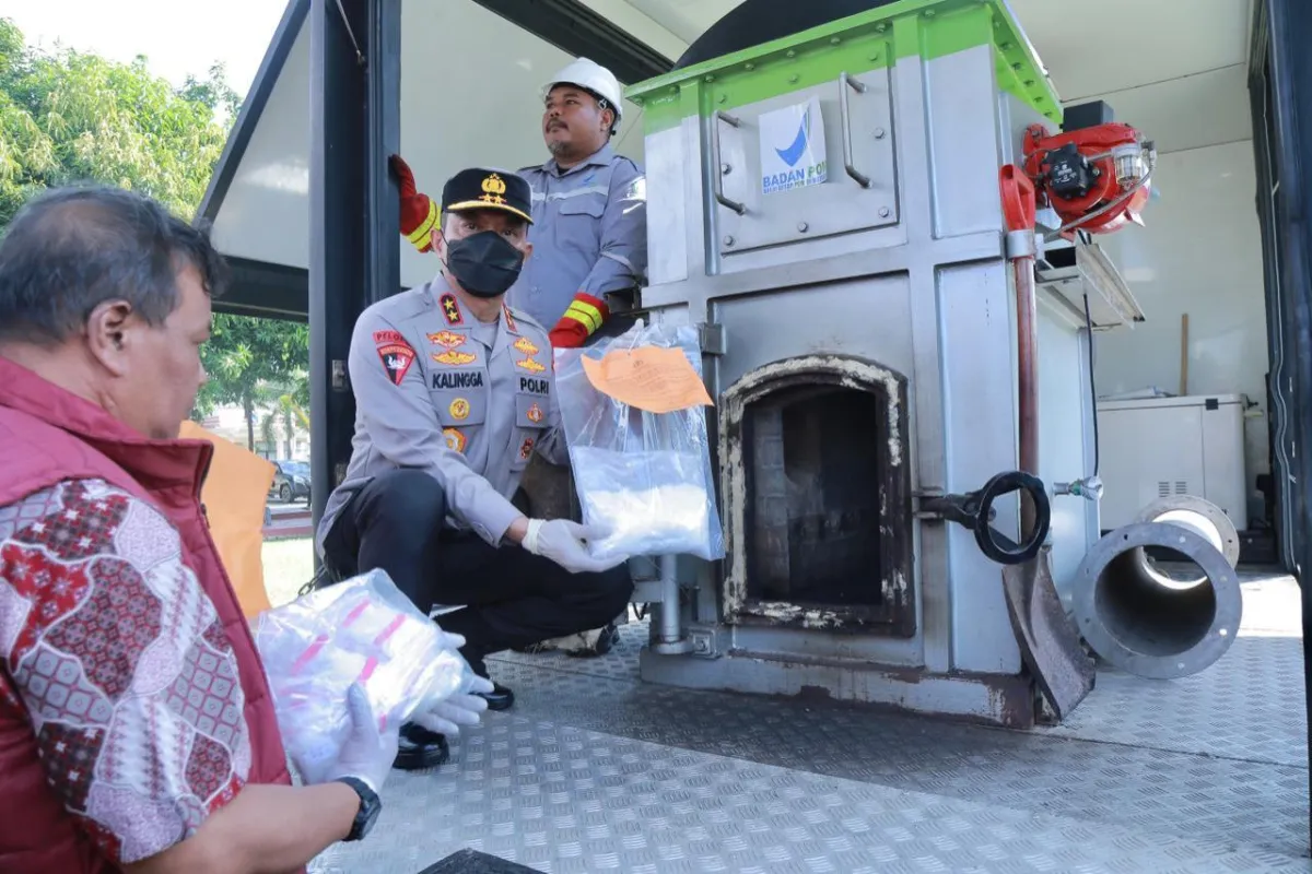 Polda NTB Musnahkan 2,4 Kg Sabu, 1,2 Kg Ganja, 364 Butir Ekstasi, dan 1.622 Botol Miras Ilegal