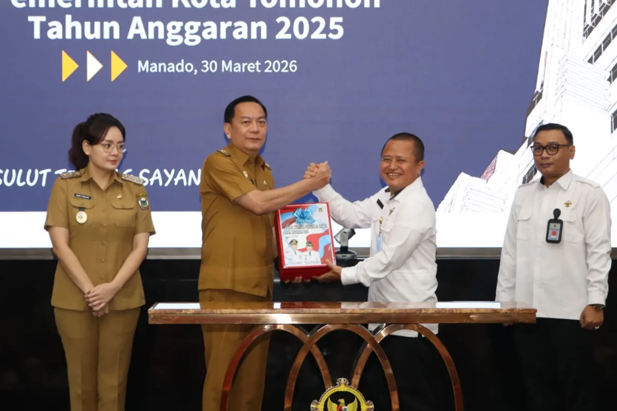 Wali Kota Tomohon Serahkan Laporan Keuangan Unaudited 2025 ke BPK Sulut