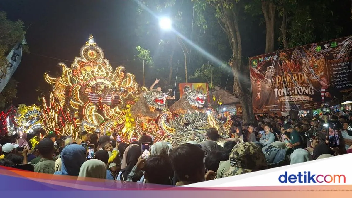 Warga Sumenep Antusias Meriahkan Parade Musik Tong Tong pada Bulan Bung Karno